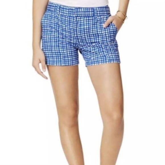 Tommy Hilfiger Classic Blue & White Checkered Shorts - Picture 2 of 10